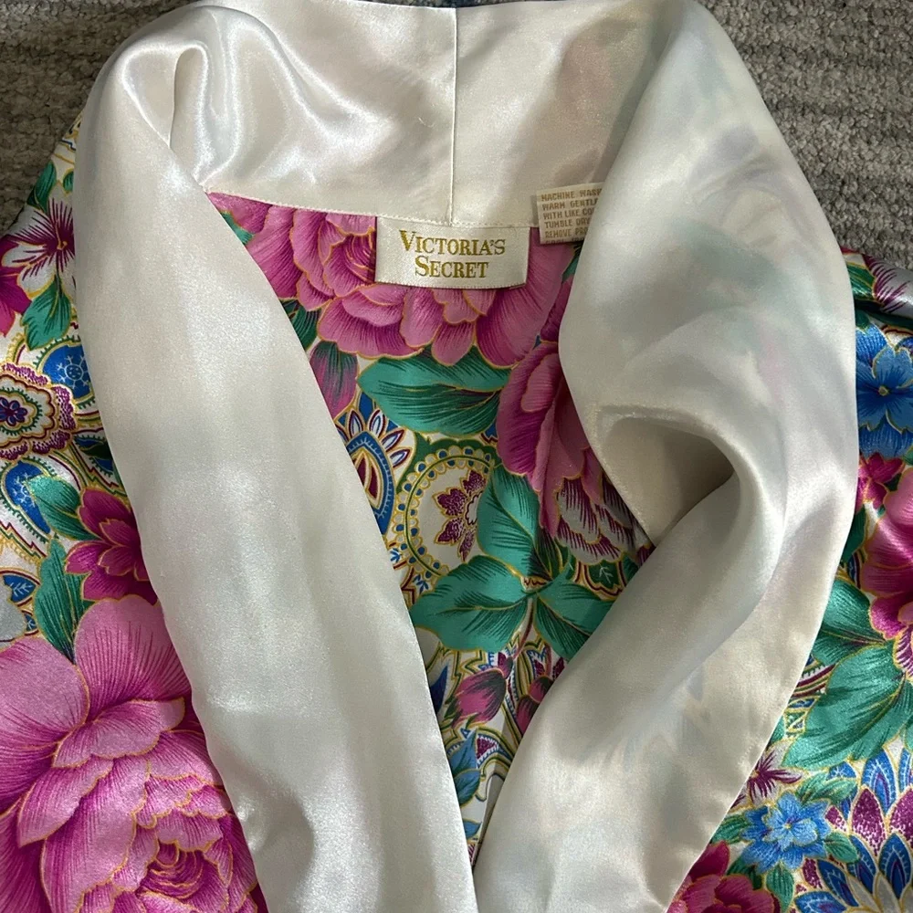 Floral Satin Women's Jacket - Picture 2 of 3